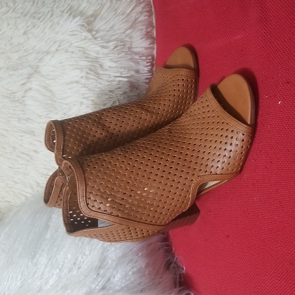 Sam Elderman Sandals - image 4